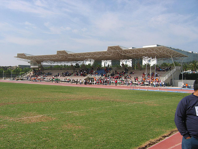 MARI CARMEN ROBLES Y PEDRO CÁNOVAS CONSIGUEN SUBIR AL PODIUM EN EL CAMPEONATO REGIONAL DE ATLETISMO - 5