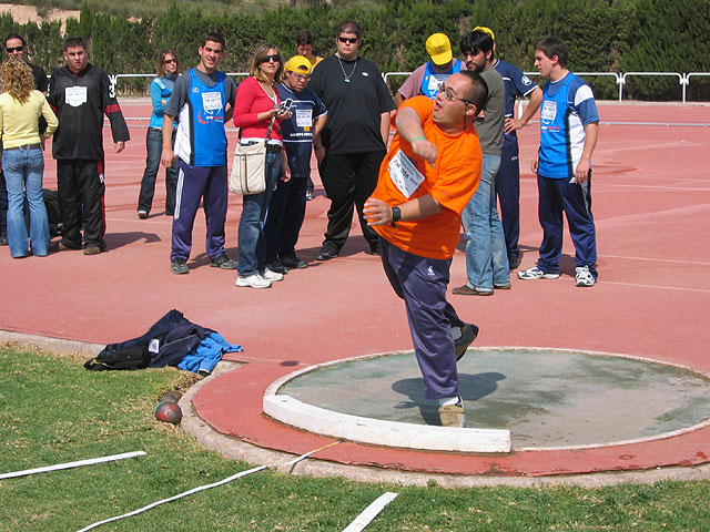 MARI CARMEN ROBLES Y PEDRO CÁNOVAS CONSIGUEN SUBIR AL PODIUM EN EL CAMPEONATO REGIONAL DE ATLETISMO - 15