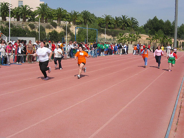 MARI CARMEN ROBLES Y PEDRO CÁNOVAS CONSIGUEN SUBIR AL PODIUM EN EL CAMPEONATO REGIONAL DE ATLETISMO - 17