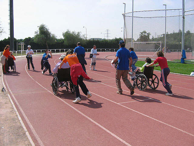 MARI CARMEN ROBLES Y PEDRO CÁNOVAS CONSIGUEN SUBIR AL PODIUM EN EL CAMPEONATO REGIONAL DE ATLETISMO - 23