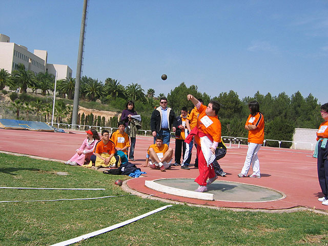 MARI CARMEN ROBLES Y PEDRO CÁNOVAS CONSIGUEN SUBIR AL PODIUM EN EL CAMPEONATO REGIONAL DE ATLETISMO - 25