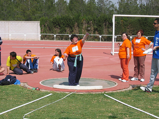MARI CARMEN ROBLES Y PEDRO CÁNOVAS CONSIGUEN SUBIR AL PODIUM EN EL CAMPEONATO REGIONAL DE ATLETISMO - 26