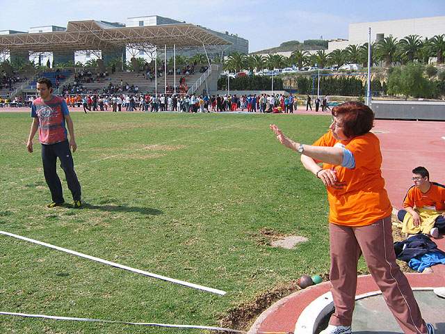 MARI CARMEN ROBLES Y PEDRO CÁNOVAS CONSIGUEN SUBIR AL PODIUM EN EL CAMPEONATO REGIONAL DE ATLETISMO - 30