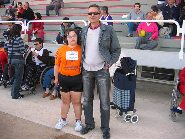 MARI CARMEN ROBLES Y PEDRO CÁNOVAS CONSIGUEN SUBIR AL PODIUM EN EL CAMPEONATO REGIONAL DE ATLETISMO - 38