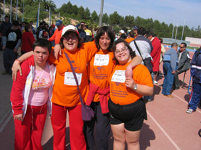 MARI CARMEN ROBLES Y PEDRO CÁNOVAS CONSIGUEN SUBIR AL PODIUM EN EL CAMPEONATO REGIONAL DE ATLETISMO - 44