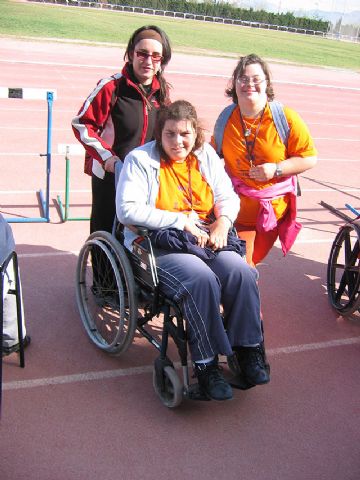 MARI CARMEN ROBLES Y PEDRO CÁNOVAS CONSIGUEN SUBIR AL PODIUM EN EL CAMPEONATO REGIONAL DE ATLETISMO - 50