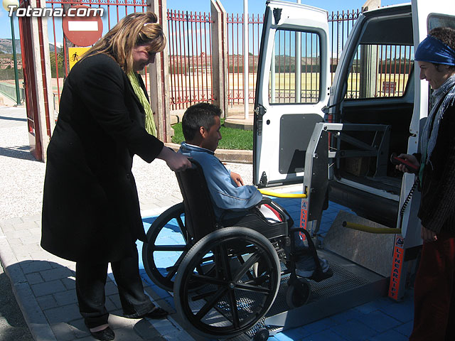 SE INAUGURAN LAS OBRAS DE ACCESO PARA DISCAPACITADOS EN EL POLIDEPORTIVO MUNICIPAL 6 DE DICIEMBRE - 17