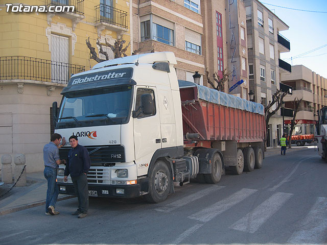SE DESTINA MÁS DE 180.000 EUROS A LAS OBRAS DE ASFALTADO DE LAS PRINCIPALES CALLES Y AVENIDAS DEL CASCO URBANO - 3