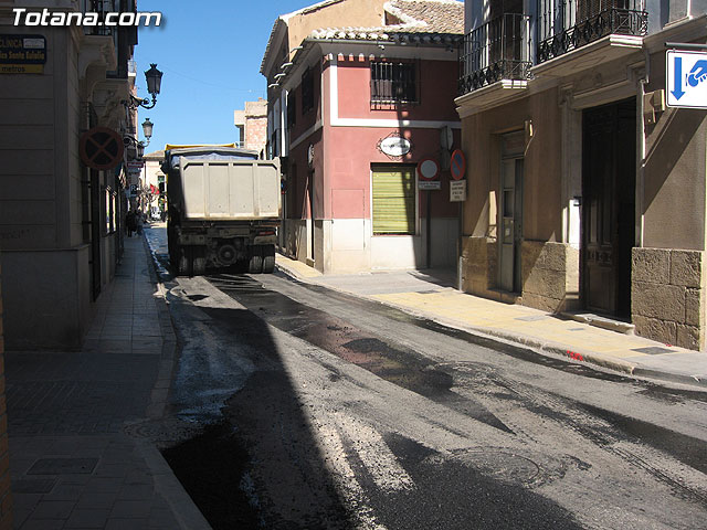 SE DESTINA MÁS DE 180.000 EUROS A LAS OBRAS DE ASFALTADO DE LAS PRINCIPALES CALLES Y AVENIDAS DEL CASCO URBANO - 9