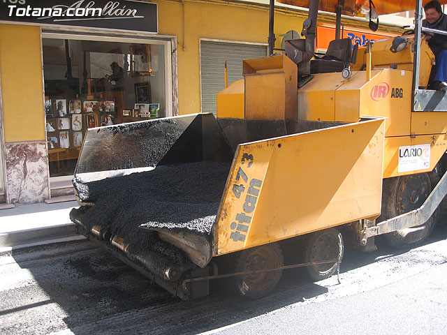 SE DESTINA MÁS DE 180.000 EUROS A LAS OBRAS DE ASFALTADO DE LAS PRINCIPALES CALLES Y AVENIDAS DEL CASCO URBANO - 12