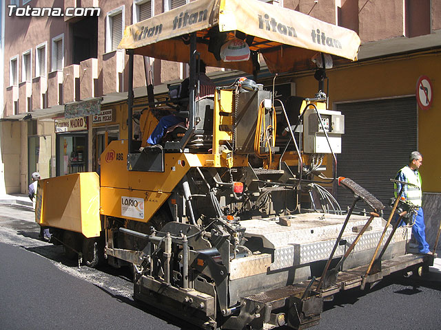 SE DESTINA MÁS DE 180.000 EUROS A LAS OBRAS DE ASFALTADO DE LAS PRINCIPALES CALLES Y AVENIDAS DEL CASCO URBANO - 13