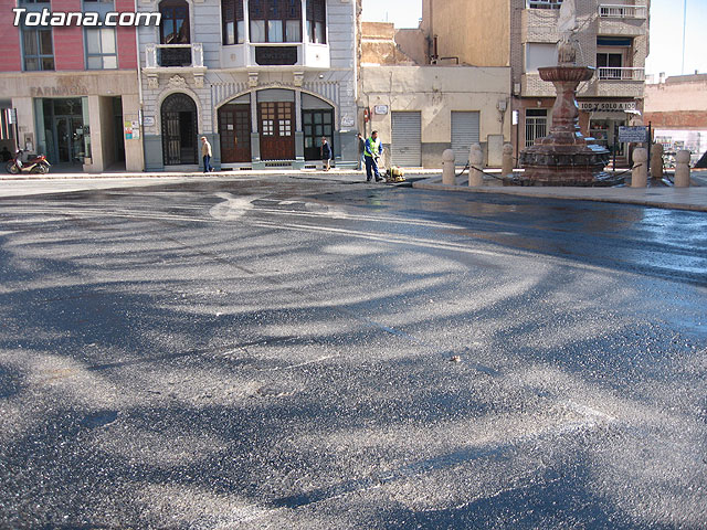 SE DESTINA MÁS DE 180.000 EUROS A LAS OBRAS DE ASFALTADO DE LAS PRINCIPALES CALLES Y AVENIDAS DEL CASCO URBANO - 27