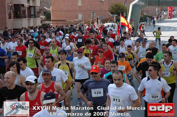 MIEMBROS DEL CLUB ATLETISMO ÓPTICA SANTA EULALIA PARTICIPARON EN LA XXVIII EDICIÓN DE LA MEDIA MARATÓN “CIUDAD DE MURCIA” - 1