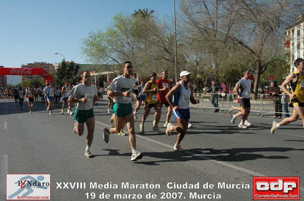 MIEMBROS DEL CLUB ATLETISMO ÓPTICA SANTA EULALIA PARTICIPARON EN LA XXVIII EDICIÓN DE LA MEDIA MARATÓN “CIUDAD DE MURCIA” - 3