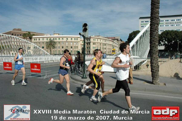 MIEMBROS DEL CLUB ATLETISMO ÓPTICA SANTA EULALIA PARTICIPARON EN LA XXVIII EDICIÓN DE LA MEDIA MARATÓN “CIUDAD DE MURCIA” - 5