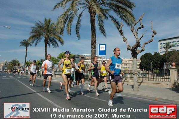 MIEMBROS DEL CLUB ATLETISMO ÓPTICA SANTA EULALIA PARTICIPARON EN LA XXVIII EDICIÓN DE LA MEDIA MARATÓN “CIUDAD DE MURCIA” - 6