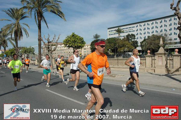 MIEMBROS DEL CLUB ATLETISMO ÓPTICA SANTA EULALIA PARTICIPARON EN LA XXVIII EDICIÓN DE LA MEDIA MARATÓN “CIUDAD DE MURCIA” - 8