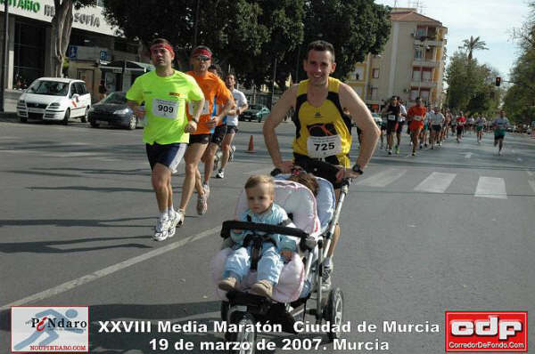 MIEMBROS DEL CLUB ATLETISMO ÓPTICA SANTA EULALIA PARTICIPARON EN LA XXVIII EDICIÓN DE LA MEDIA MARATÓN “CIUDAD DE MURCIA” - 9