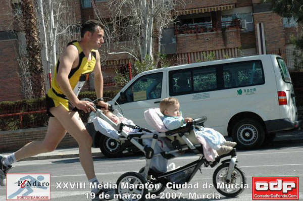 MIEMBROS DEL CLUB ATLETISMO ÓPTICA SANTA EULALIA PARTICIPARON EN LA XXVIII EDICIÓN DE LA MEDIA MARATÓN “CIUDAD DE MURCIA” - 13