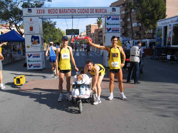 MIEMBROS DEL CLUB ATLETISMO ÓPTICA SANTA EULALIA PARTICIPARON EN LA XXVIII EDICIÓN DE LA MEDIA MARATÓN “CIUDAD DE MURCIA” - 18