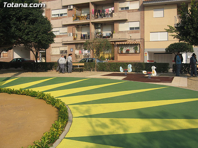 ALUMNOS-TRABAJADORES DE LA ESCUELA TALLER SANTA EULALIA REHABILITAN EL “JARDÍN DEL CONDADO” EN EL BARRIO DE “LA CERÁMICA” - 4
