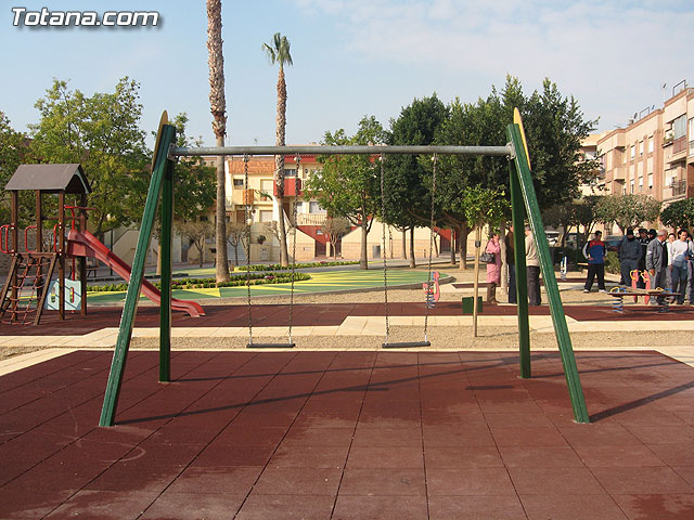 ALUMNOS-TRABAJADORES DE LA ESCUELA TALLER SANTA EULALIA REHABILITAN EL “JARDÍN DEL CONDADO” EN EL BARRIO DE “LA CERÁMICA” - 11