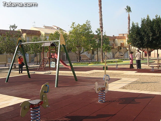 ALUMNOS-TRABAJADORES DE LA ESCUELA TALLER SANTA EULALIA REHABILITAN EL “JARDÍN DEL CONDADO” EN EL BARRIO DE “LA CERÁMICA” - 13