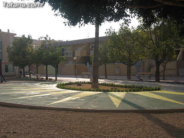 ALUMNOS-TRABAJADORES DE LA ESCUELA TALLER SANTA EULALIA REHABILITAN EL “JARDÍN DEL CONDADO” EN EL BARRIO DE “LA CERÁMICA” - 15