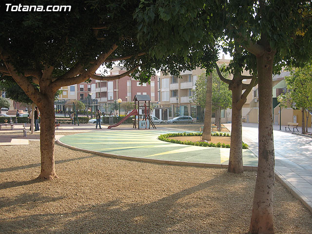 ALUMNOS-TRABAJADORES DE LA ESCUELA TALLER SANTA EULALIA REHABILITAN EL “JARDÍN DEL CONDADO” EN EL BARRIO DE “LA CERÁMICA” - 16