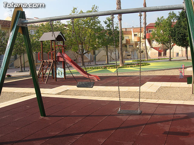 ALUMNOS-TRABAJADORES DE LA ESCUELA TALLER SANTA EULALIA REHABILITAN EL “JARDÍN DEL CONDADO” EN EL BARRIO DE “LA CERÁMICA” - 34