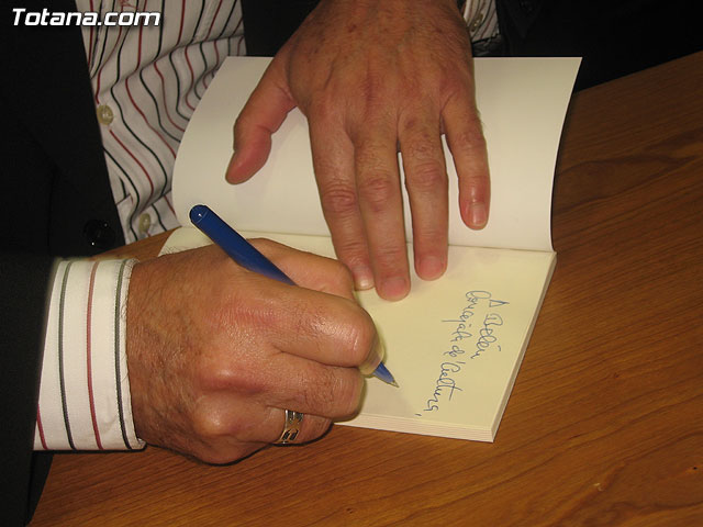 SE PRESENTA EL LIBRO EL TIEMPO Y MÁS ALLÁ, DE JOSÉ MARÍA CAMPOS Y DEL QUE SE HAN EDITADO 500 EJEMPLARES - 14