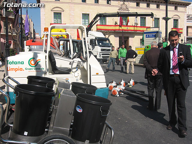 SE PRESENTA EL NUEVO SERVICIO DE LIMPIEZA VIARIA Y RECOGIDA DE RESIDUOS SÓLIDOS URBANOS CON UN PRESUPUESTO TOTAL DE MÁS DE 1,2 MILLONES DE EUROS, Y MÁS MEDIOS HUMANOS Y MATERIALES - 4