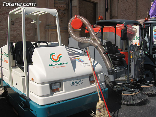 SE PRESENTA EL NUEVO SERVICIO DE LIMPIEZA VIARIA Y RECOGIDA DE RESIDUOS SÓLIDOS URBANOS CON UN PRESUPUESTO TOTAL DE MÁS DE 1,2 MILLONES DE EUROS, Y MÁS MEDIOS HUMANOS Y MATERIALES - 8