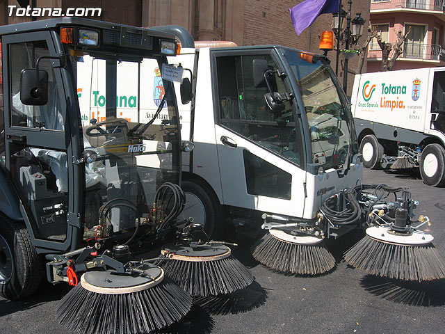 SE PRESENTA EL NUEVO SERVICIO DE LIMPIEZA VIARIA Y RECOGIDA DE RESIDUOS SÓLIDOS URBANOS CON UN PRESUPUESTO TOTAL DE MÁS DE 1,2 MILLONES DE EUROS, Y MÁS MEDIOS HUMANOS Y MATERIALES - 9