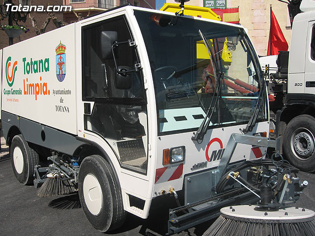 SE PRESENTA EL NUEVO SERVICIO DE LIMPIEZA VIARIA Y RECOGIDA DE RESIDUOS SÓLIDOS URBANOS CON UN PRESUPUESTO TOTAL DE MÁS DE 1,2 MILLONES DE EUROS, Y MÁS MEDIOS HUMANOS Y MATERIALES - 11