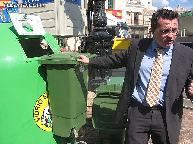 SE PRESENTA EL NUEVO SERVICIO DE LIMPIEZA VIARIA Y RECOGIDA DE RESIDUOS SÓLIDOS URBANOS CON UN PRESUPUESTO TOTAL DE MÁS DE 1,2 MILLONES DE EUROS, Y MÁS MEDIOS HUMANOS Y MATERIALES - 37