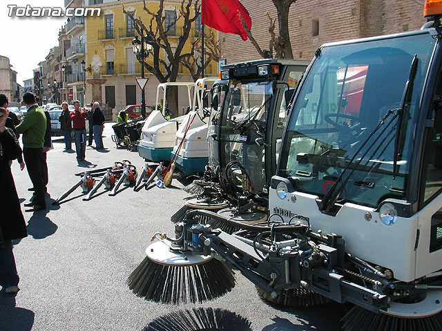 SE PRESENTA EL NUEVO SERVICIO DE LIMPIEZA VIARIA Y RECOGIDA DE RESIDUOS SÓLIDOS URBANOS CON UN PRESUPUESTO TOTAL DE MÁS DE 1,2 MILLONES DE EUROS, Y MÁS MEDIOS HUMANOS Y MATERIALES - 51