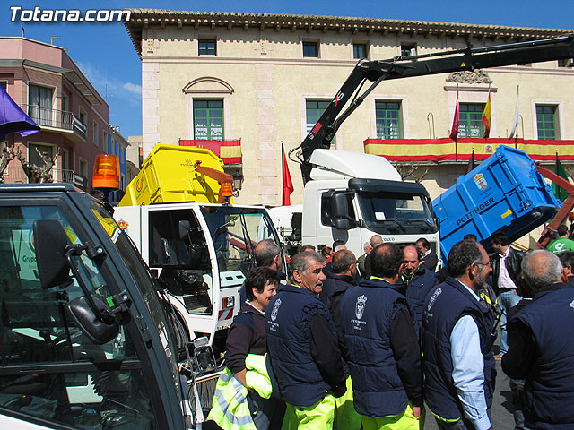 SE PRESENTA EL NUEVO SERVICIO DE LIMPIEZA VIARIA Y RECOGIDA DE RESIDUOS SLIDOS URBANOS CON UN PRESUPUESTO TOTAL DE MS DE 1,2 MILLONES DE EUROS, Y MS MEDIOS HUMANOS Y MATERIALES - 57