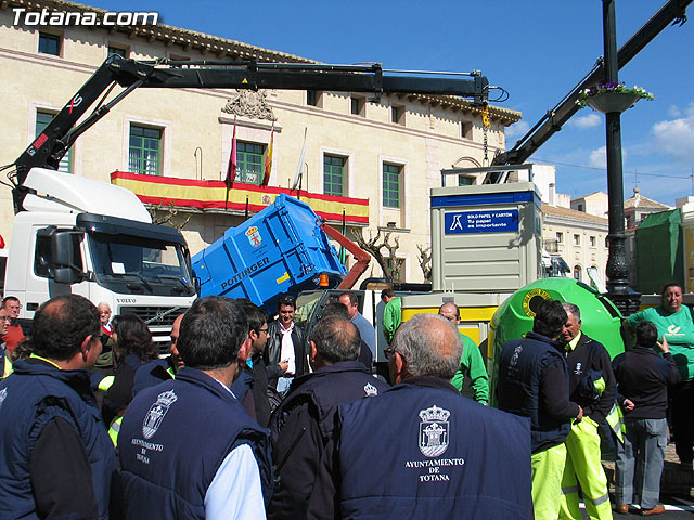 SE PRESENTA EL NUEVO SERVICIO DE LIMPIEZA VIARIA Y RECOGIDA DE RESIDUOS SÓLIDOS URBANOS CON UN PRESUPUESTO TOTAL DE MÁS DE 1,2 MILLONES DE EUROS, Y MÁS MEDIOS HUMANOS Y MATERIALES - 59