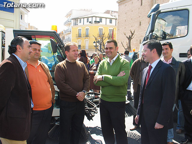 SE PRESENTA EL NUEVO SERVICIO DE LIMPIEZA VIARIA Y RECOGIDA DE RESIDUOS SÓLIDOS URBANOS CON UN PRESUPUESTO TOTAL DE MÁS DE 1,2 MILLONES DE EUROS, Y MÁS MEDIOS HUMANOS Y MATERIALES - 68