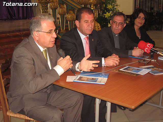PRESENTAN UNA GUÍA DE VISITA DEL TEMPLO PARROQUIAL DE SANTIAGO EL MAYOR DE TOTANA - 14 PRESENTAN UNA GUÍA DE VISITA DEL TEMPLO PARROQUIAL DE SANTIAGO EL MAYOR DE TOTANA - 14
