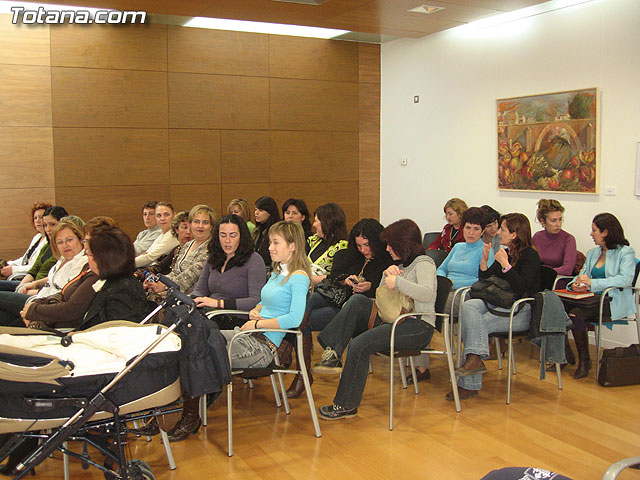 SE CLAUSURA LOS CURSOS DEL PROGRAMA MAGAP-EMPLEO CON LA ENTREGA DE DIPLOMAS A UN CENTENAR DE ALUMNAS - 4