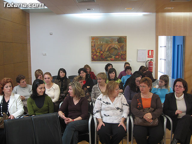 SE CLAUSURA LOS CURSOS DEL PROGRAMA MAGAP-EMPLEO CON LA ENTREGA DE DIPLOMAS A UN CENTENAR DE ALUMNAS - 5
