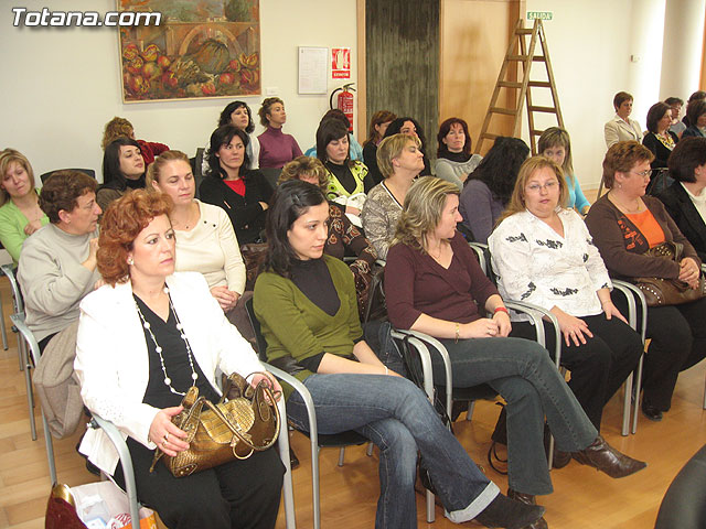 SE CLAUSURA LOS CURSOS DEL PROGRAMA MAGAP-EMPLEO CON LA ENTREGA DE DIPLOMAS A UN CENTENAR DE ALUMNAS - 6
