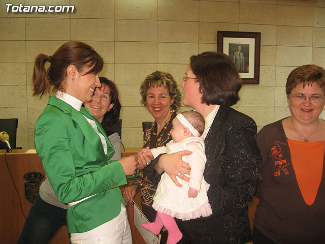 SE CLAUSURA LOS CURSOS DEL PROGRAMA MAGAP-EMPLEO CON LA ENTREGA DE DIPLOMAS A UN CENTENAR DE ALUMNAS - 12