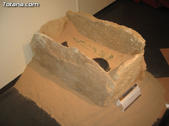 LA PRESENTACIÓN DEL LIBRO “HACIA LA CONQUISTA DEL PODER: EL CONFLICTO COMUNERO EN ALEDO-TOTANA (1520-1523)” INAUGURA LA EXPOSICIÓN “TOTANA EN SU HISTORIA” - 7