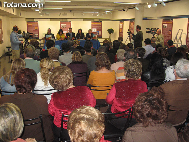 LA PRESENTACIÓN DEL LIBRO “HACIA LA CONQUISTA DEL PODER: EL CONFLICTO COMUNERO EN ALEDO-TOTANA (1520-1523)” INAUGURA LA EXPOSICIÓN “TOTANA EN SU HISTORIA” - 41