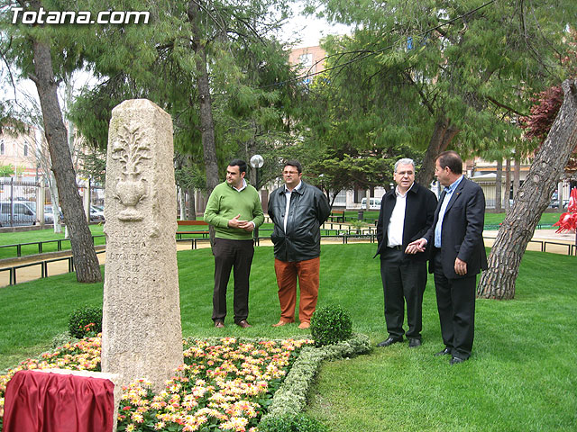 INAUGURAN UNA PLACA IDENTIFICATIVA Y COLOCAN UN MOJÓN PARA CONMEMORAR EL DÍA 14 DE ABRIL EL 750 ANIVERSARIO DE LA PRESENCIA DE LA ORDEN MILITAR DE SANTIAGO EN TOTANA - 12