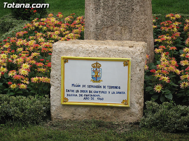 INAUGURAN UNA PLACA IDENTIFICATIVA Y COLOCAN UN MOJN PARA CONMEMORAR EL DA 14 DE ABRIL EL 750 ANIVERSARIO DE LA PRESENCIA DE LA ORDEN MILITAR DE SANTIAGO EN TOTANA - 19