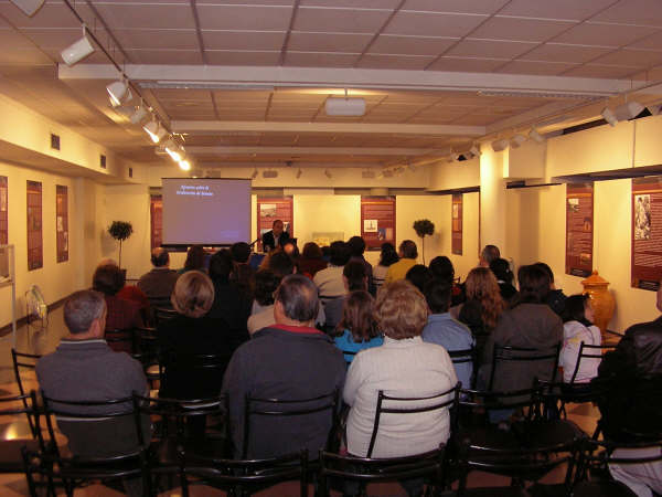 CONFERENCIA SOBRE LA PRESHISTORIA DE TOTANA A CARGO DEL PROFESOR TITULAR DE LA UNIVERSIDAD DE MURCIA JOAQUÍN LOMBA MAURANDI - 4